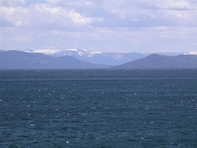 images/Yellowstone Lake (2).jpg